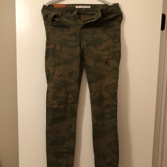 Zara Pants - Camo jeans Zara Pants - Camo jeans